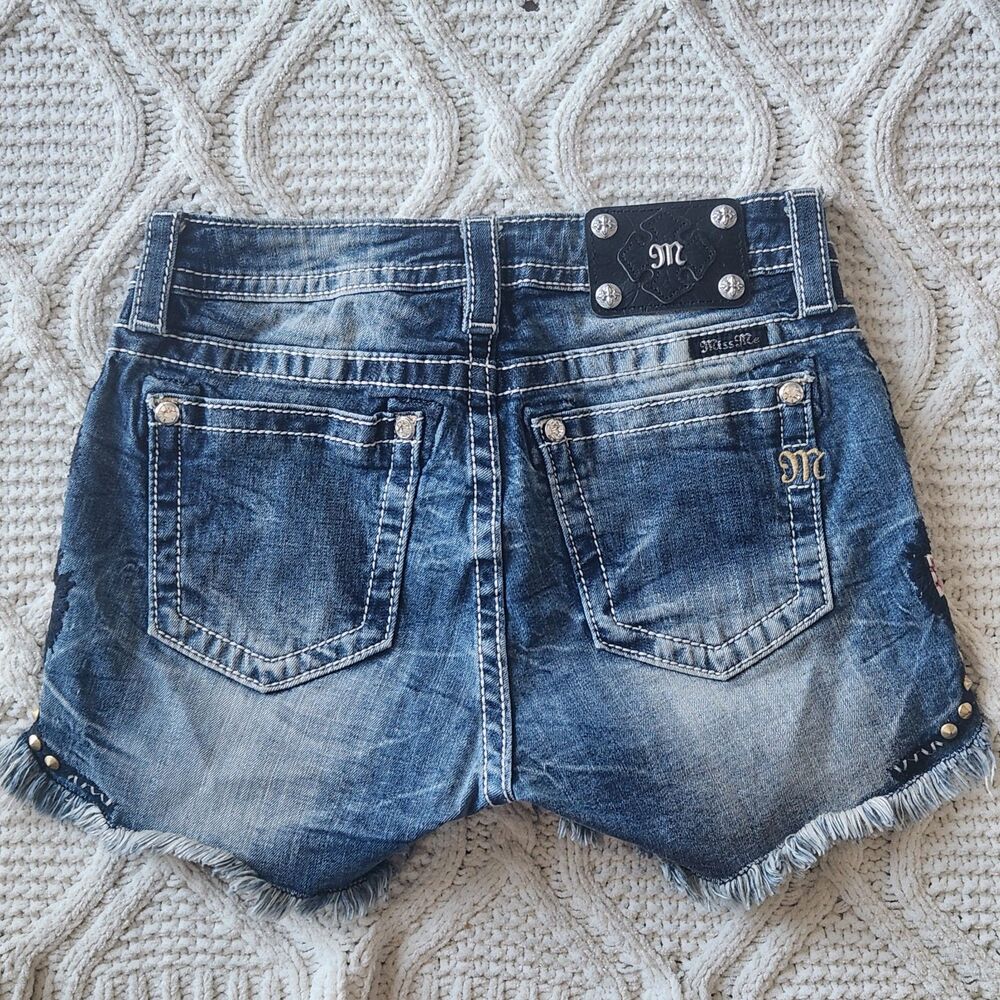 Miss Me Embellished/ Embroidered Tribal High Rise Denim Shorts Size 28 - Picture 3 of 5